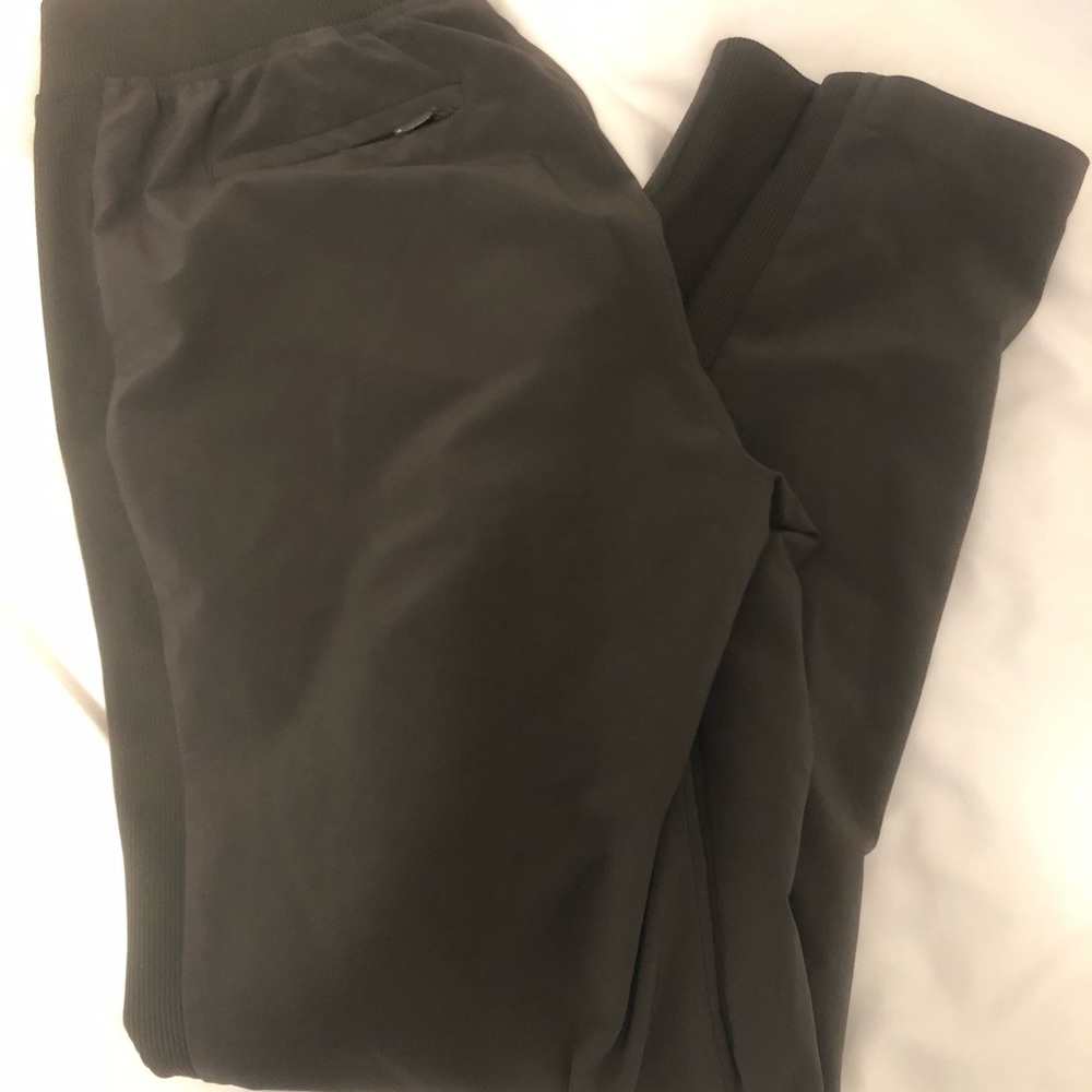 Olive athleta midtown jogger pant